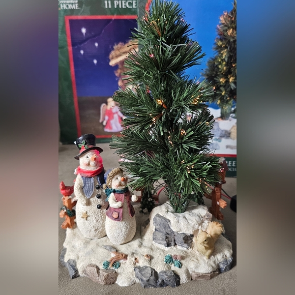 "December Home Collectibles Village" piece with a fiber optic Christmas tree - Picture 3 of 6